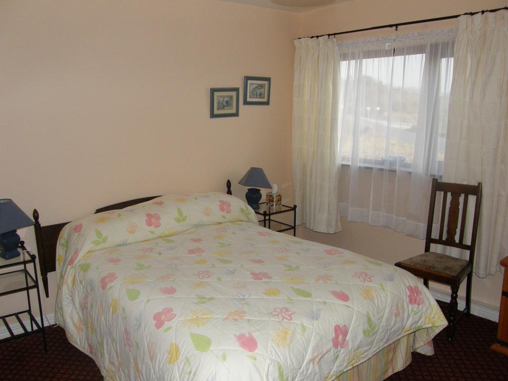 Mellottes B&B Cornamona Room photo