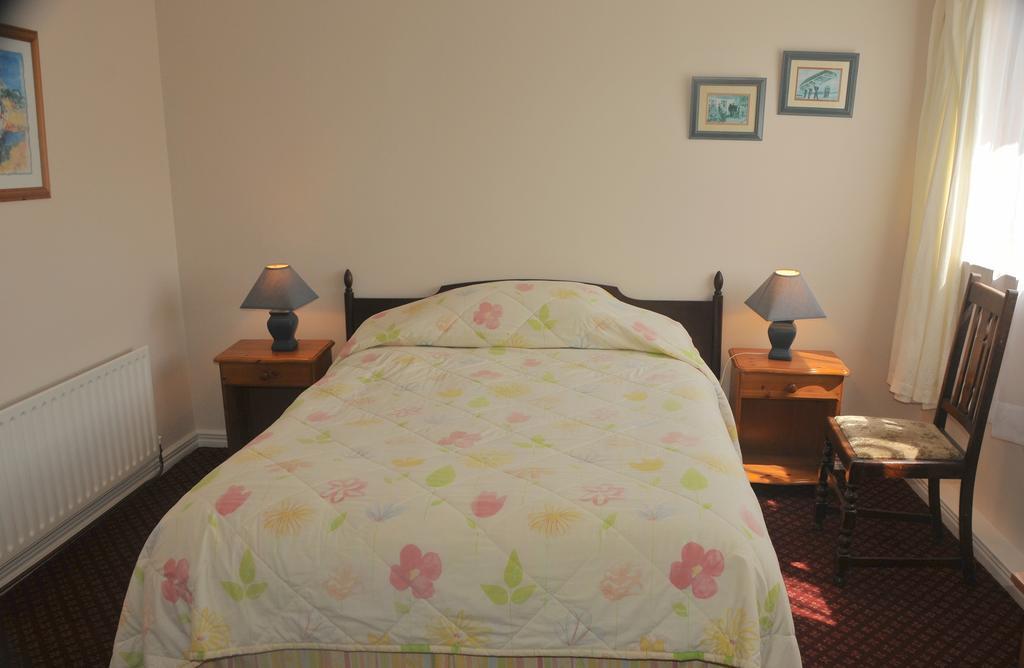 Mellottes B&B Cornamona Room photo